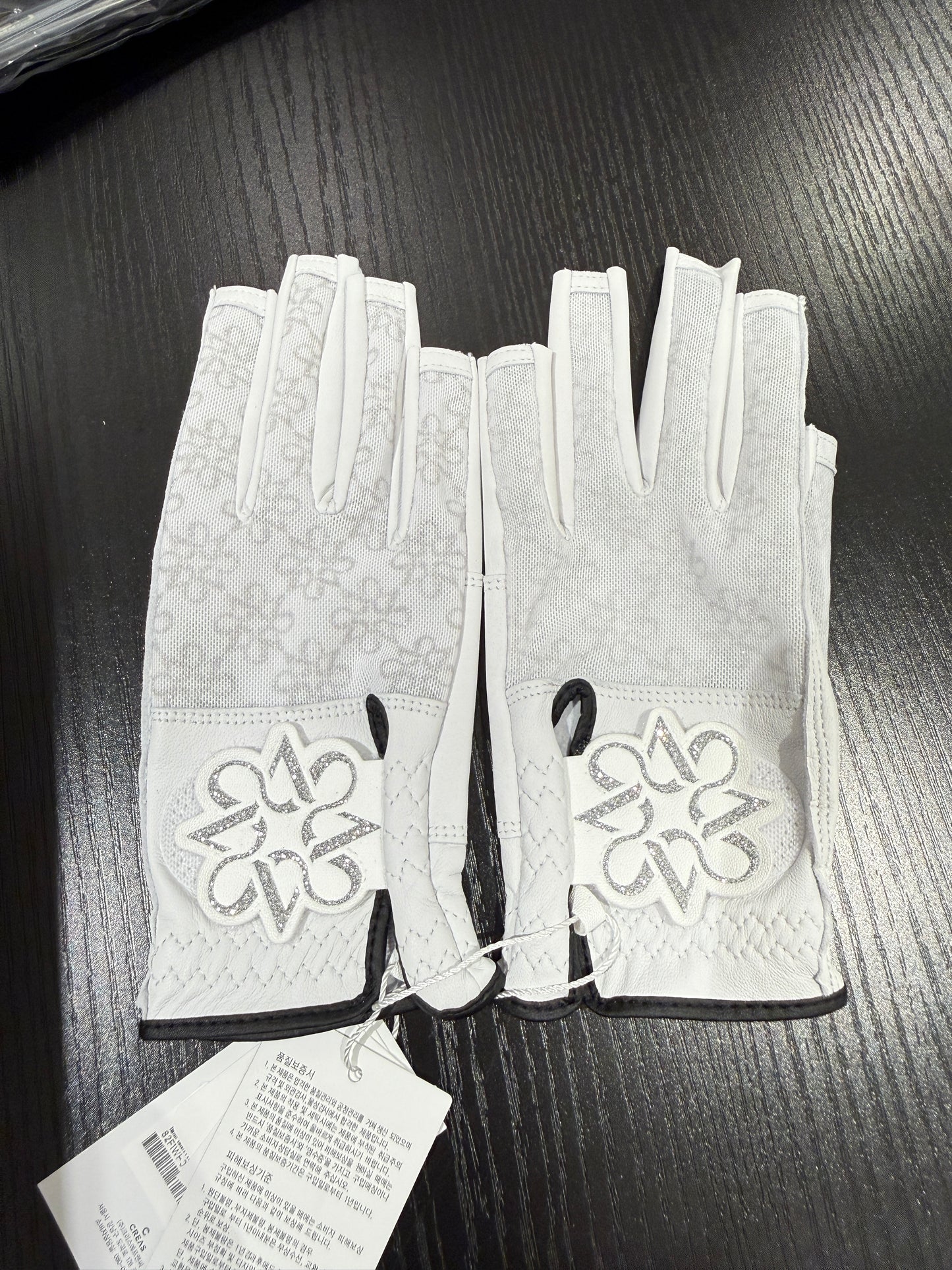 ST. ANDREWS | Chic Mesh & Leather Mix Sun Protection Gloves - Nail-Cut Style