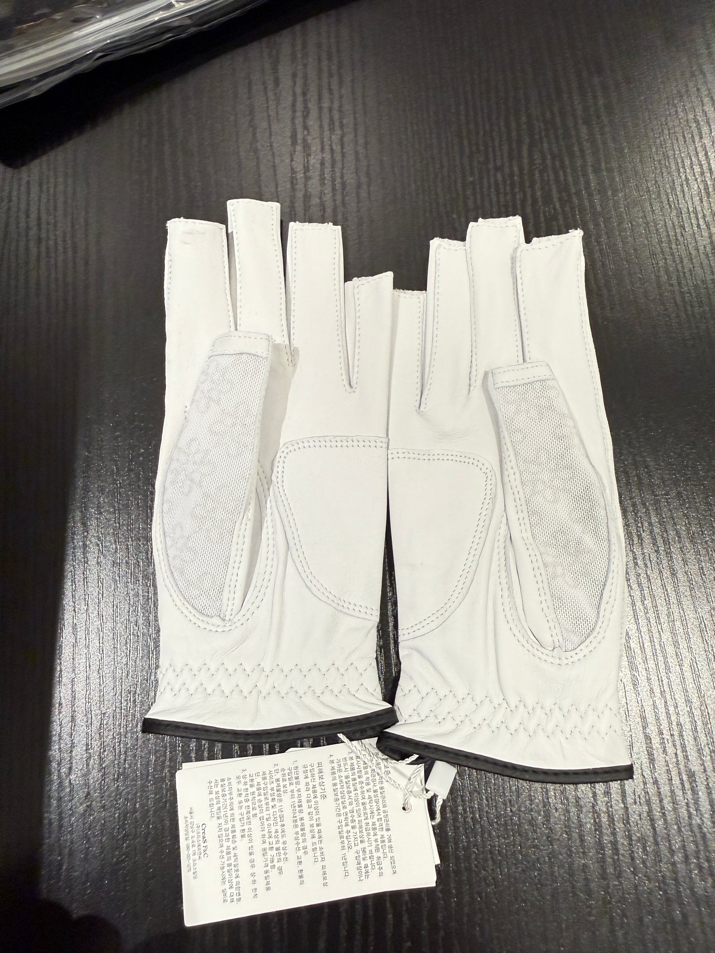 ST. ANDREWS | Chic Mesh & Leather Mix Sun Protection Gloves - Nail-Cut Style
